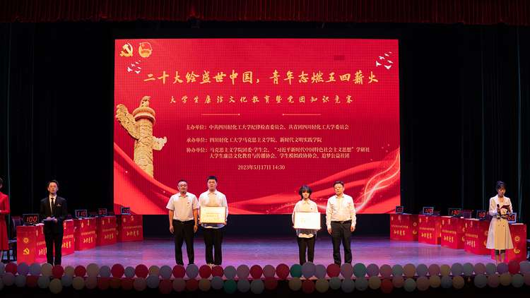 LJH_8956.jpg LJH_8956.jpg