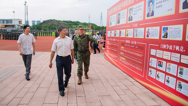 XCB_4819.jpg XCB_4819.jpg