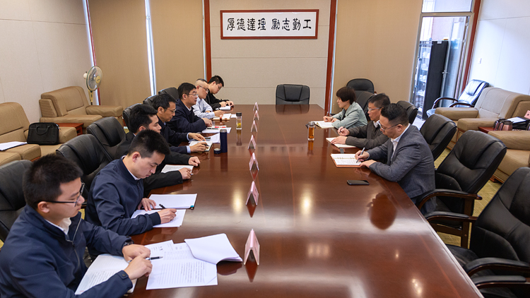 XCB_9365.jpg XCB_9365.jpg