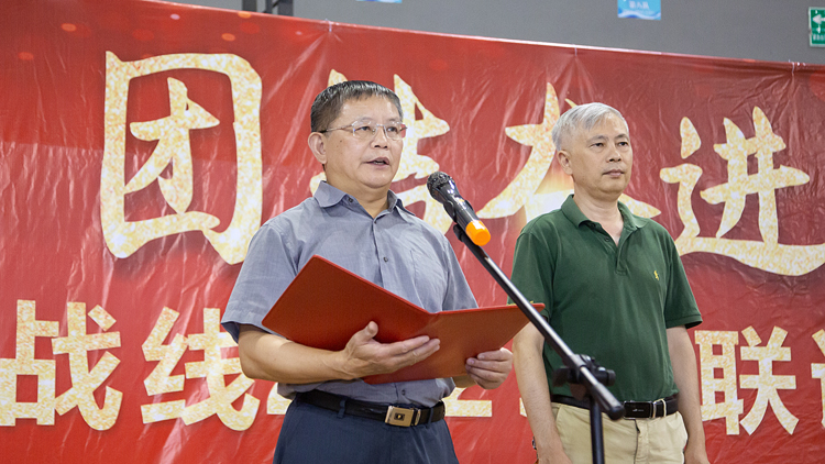 XCB_4159.jpg XCB_4159.jpg