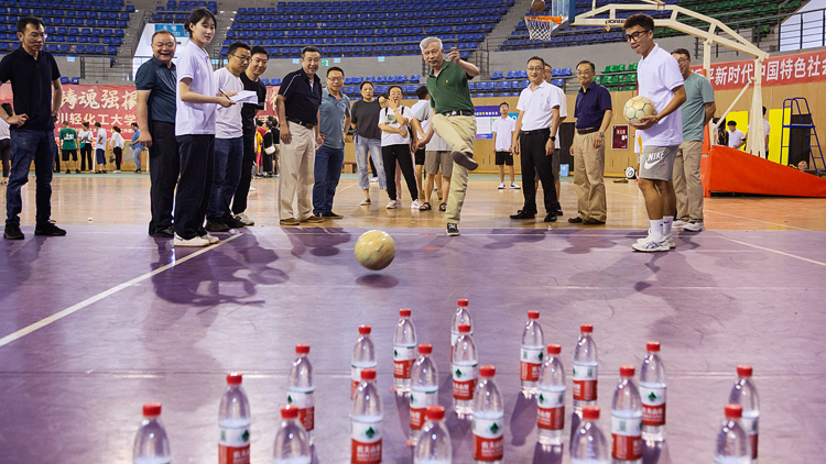 XCB_4293.jpg XCB_4293.jpg