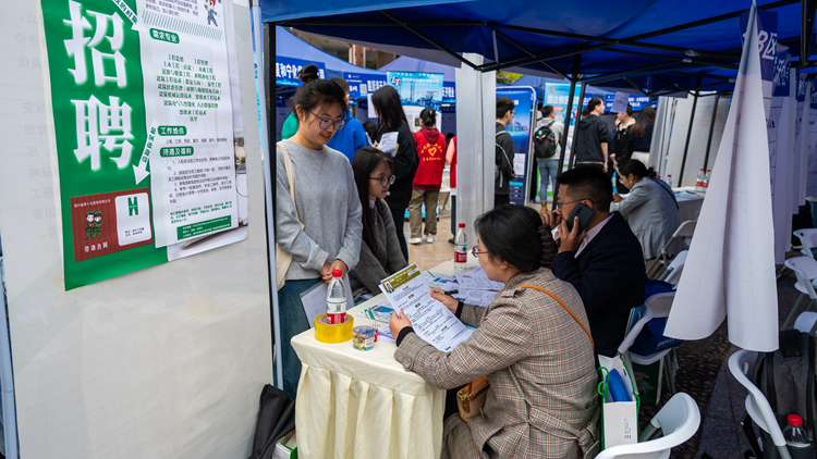 LJH_5010.jpg LJH_5010.jpg