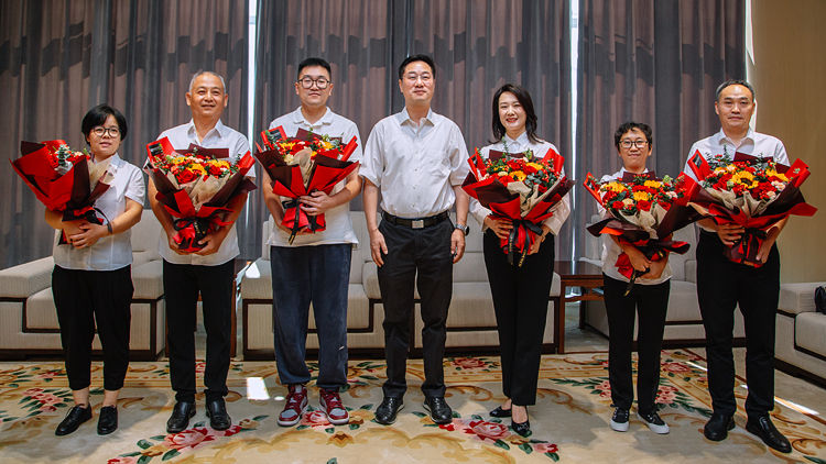 XCB_5163.jpg XCB_5163.jpg