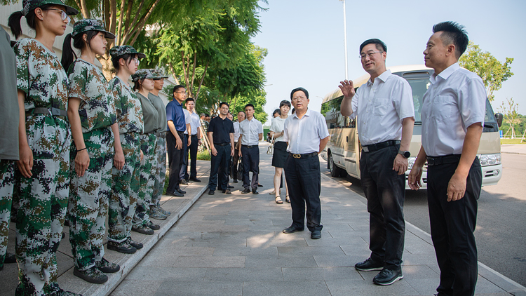 XCB_5987.jpg XCB_5987.jpg