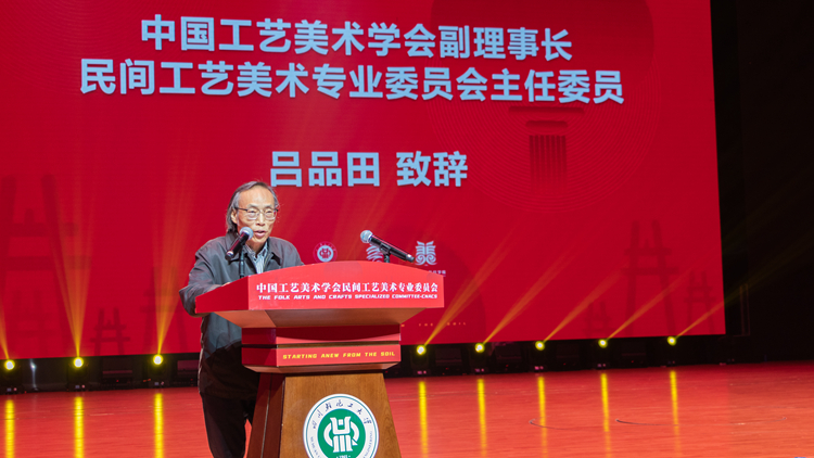 zyx-4070.jpg zyx-4070.jpg