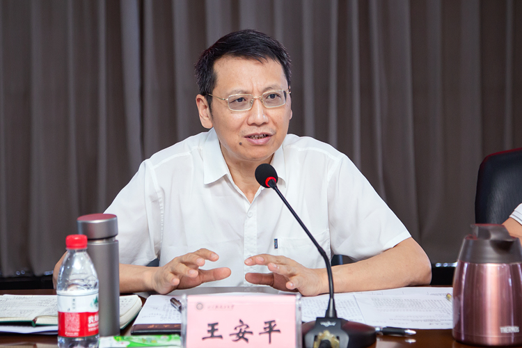 XCB_4888.jpg XCB_4888.jpg