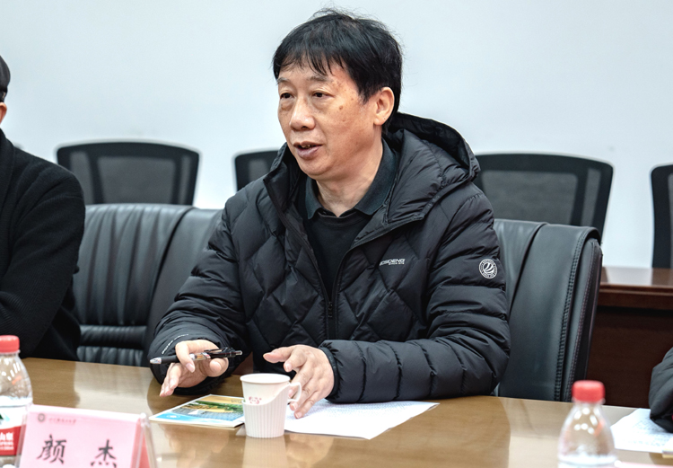 颜杰副校长.jpg 颜杰副校长.jpg