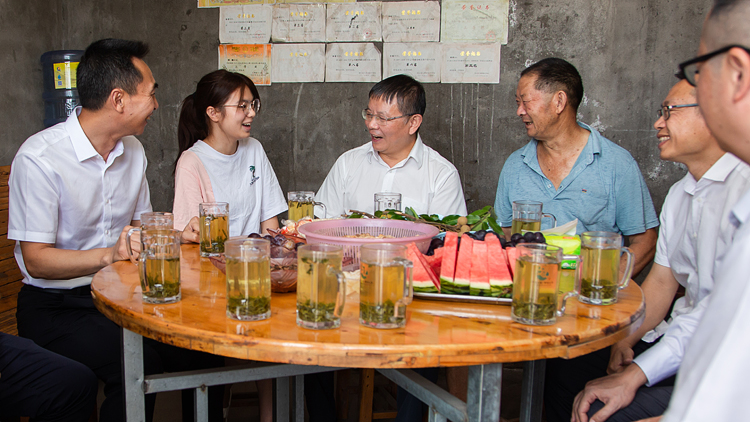 XCB_4298.jpg XCB_4298.jpg