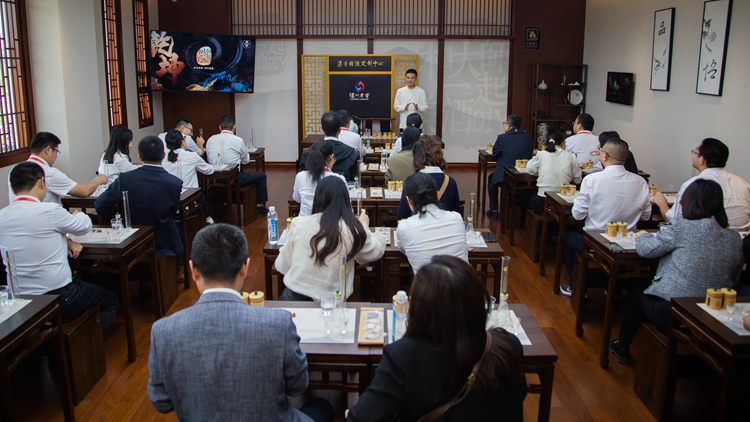 XCB_0615.jpg XCB_0615.jpg